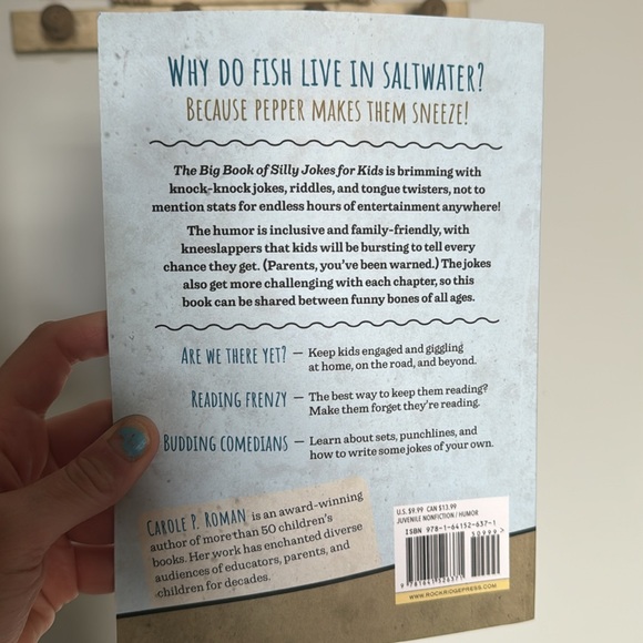 Books - Picture 4 of 8